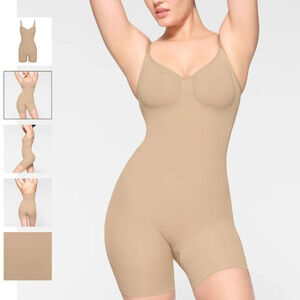 NEW SKIMS SEAMLESS SCULPT MID THIGH BODYSUIT  shorts Size‎ M